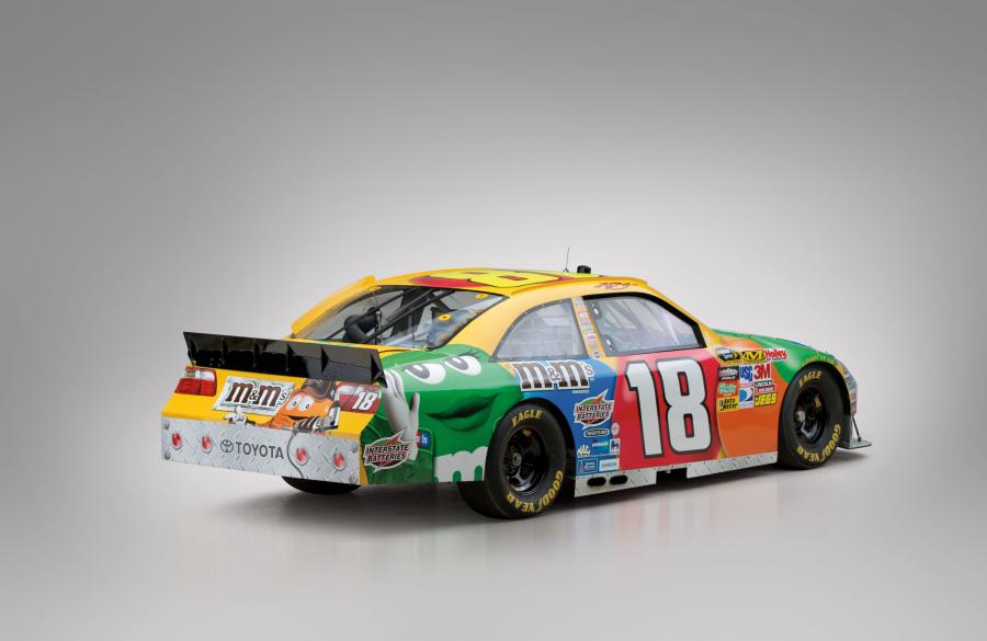  Toyota Camry Kyle Busch #18 NASCAR Race Car 2011 года  (фото 26 из 26)